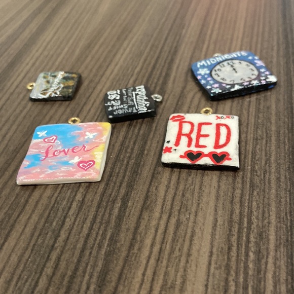 ‼️‼️Handmade Taylor Swift Inspired Album Cover Polymer Clay Art Charm Bracelet. - Picture 16 of 16